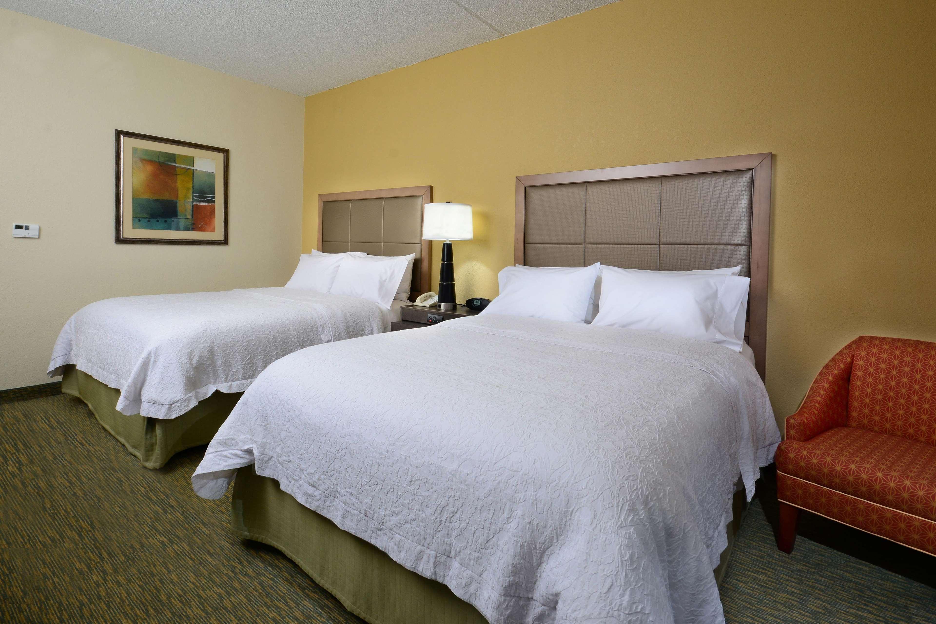 Hampton Inn Raleigh/Town Of Уейк Форест Екстериор снимка